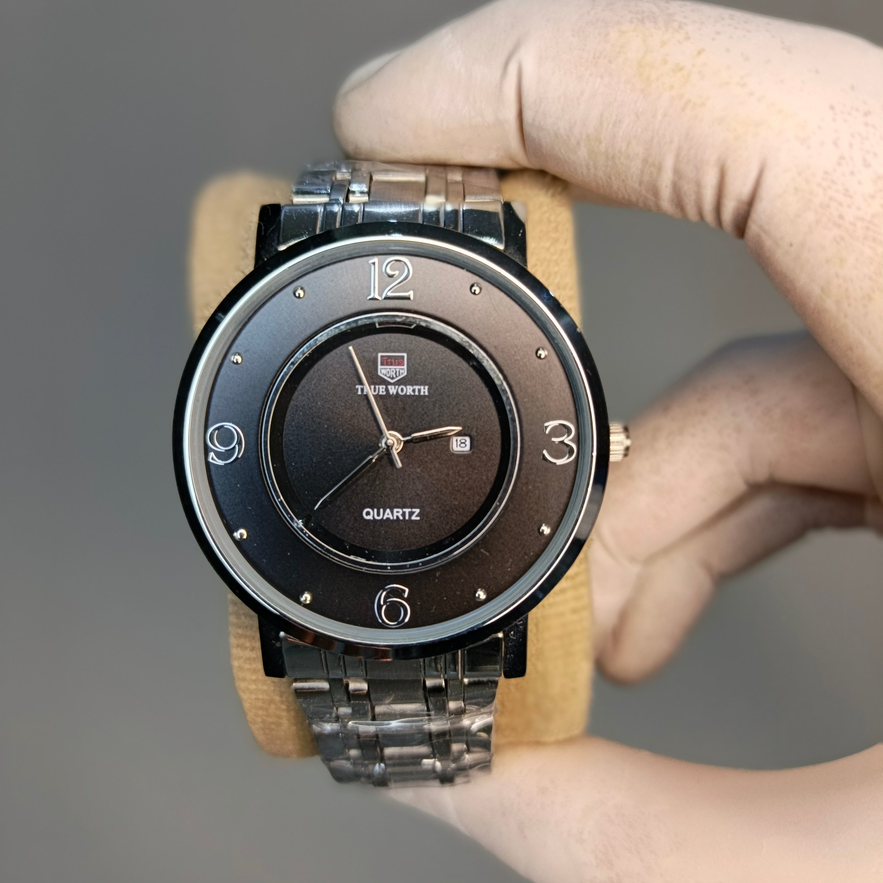 True Worth - Sentinel Executive (Black)