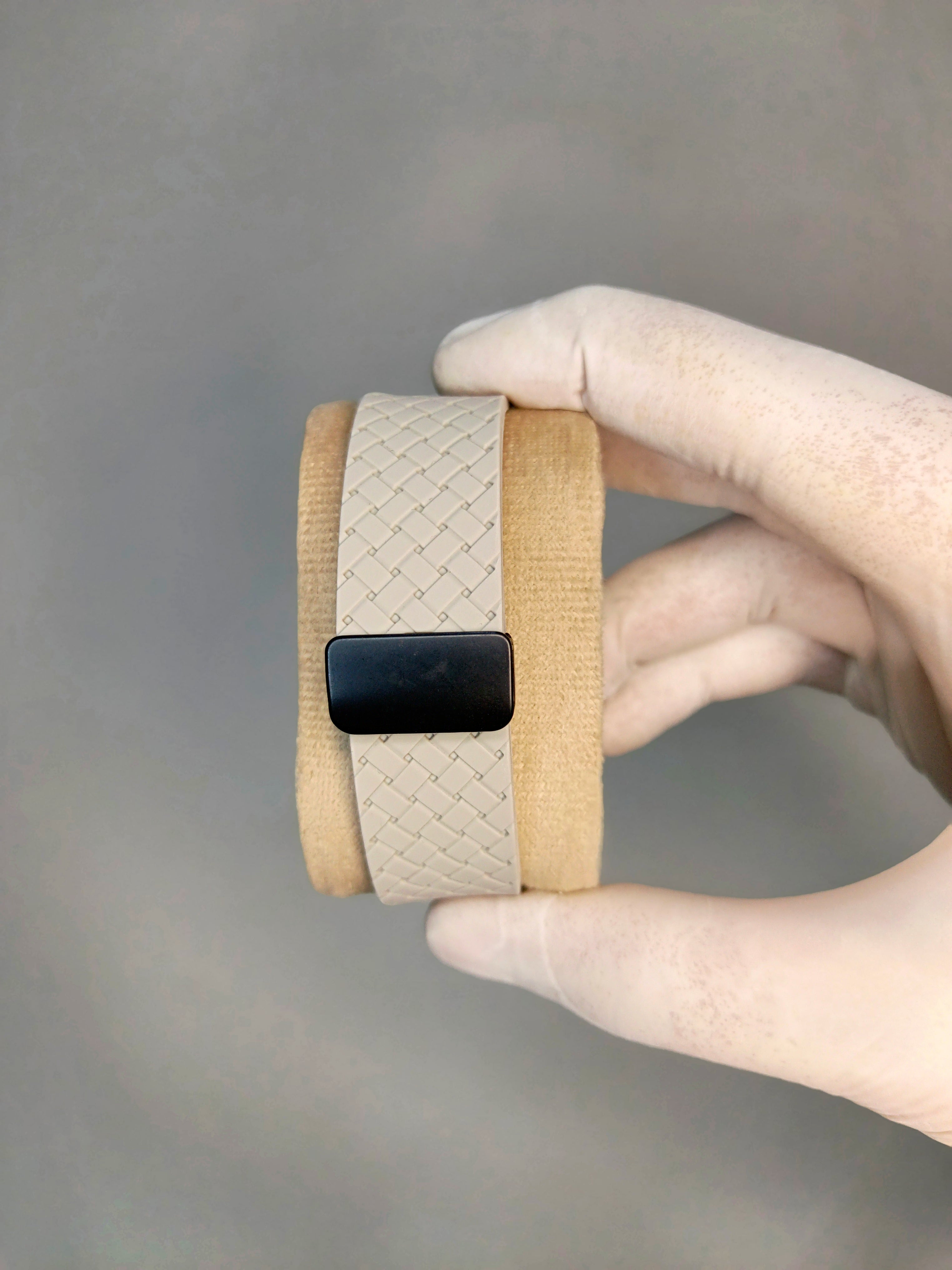 HERYI - Silicone Strap with Magnetic Lock (Gray)